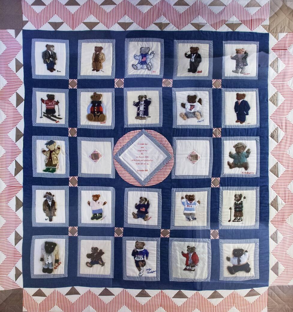 Un patchwork de Polo Bears cr&eacute;&eacute; sp&eacute;cialement pour le 25e anniversaire de Ralph Lauren